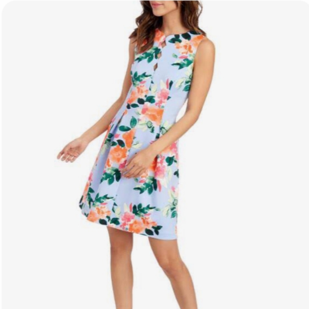 New with tags Vince Camuto Blue Keyhole Fit Flare Dress Size 4